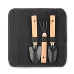 3 outils de jardinage